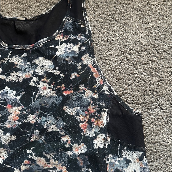 Lululemon Sculpt Tank II Spring Bloom Multi Black Size 8 - Picture 7 of 10